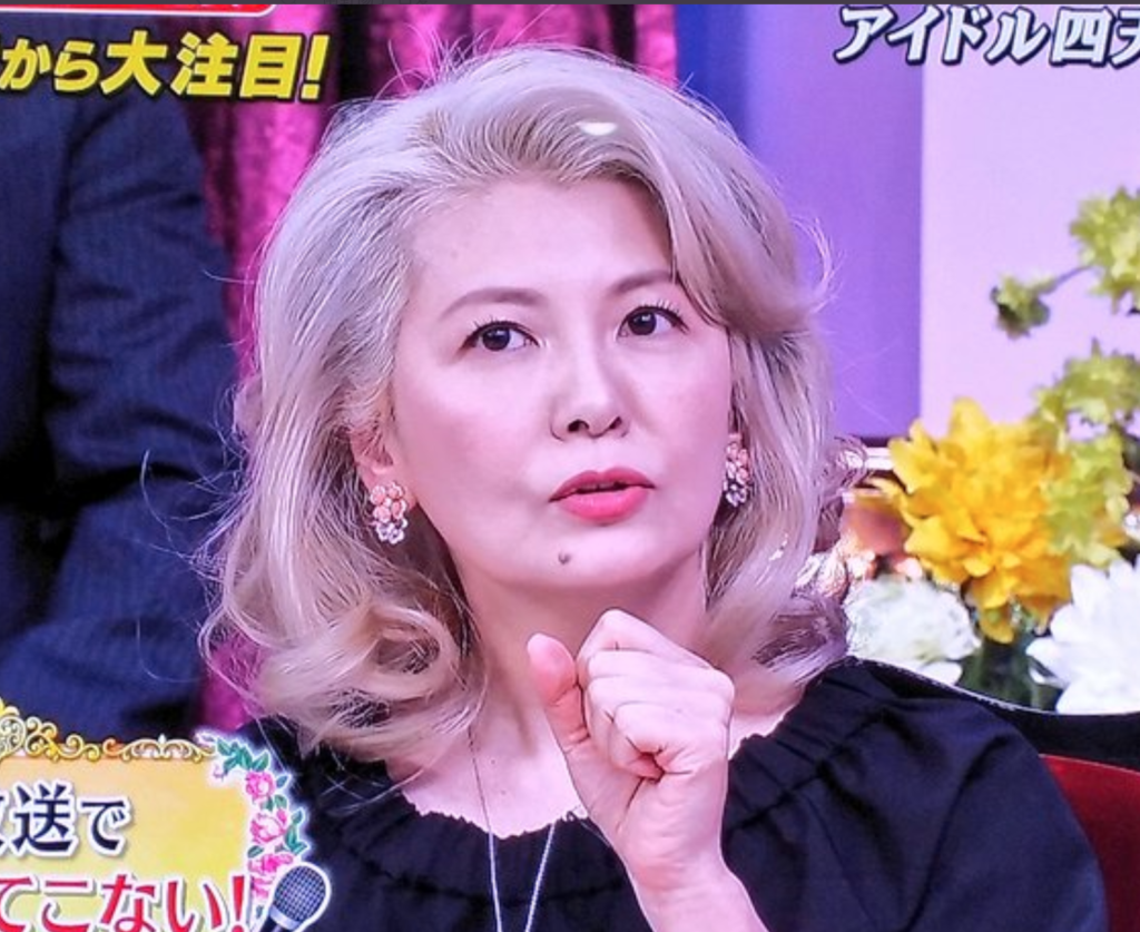 21 南野陽子 の現在の髪色 金髪 が衝撃 白髪に見える 若い頃の画像と比較してみた 世の中の気になるニュースや話題 芸能人の顔変わった 整形疑惑 痩せた 太った 老けた 劣化をわかりやすく